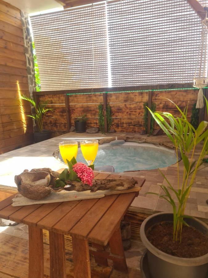 Kami Lodge F3 Jacuzzi Riviere-Salee Eksteriør billede